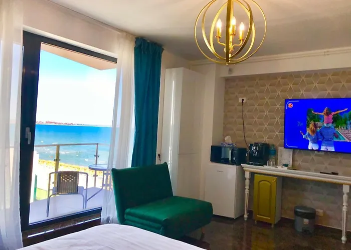 Anias Front View Of The Black Sea 48b 公寓